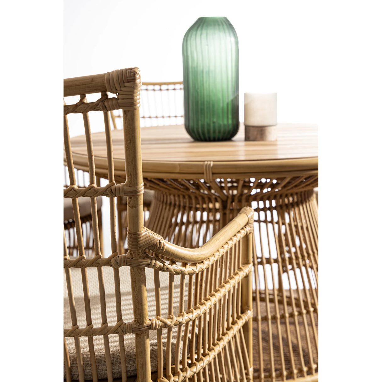 Gartenstuhl mit Armlehne und Kissen Adelma - ZEN ZONE Furniture