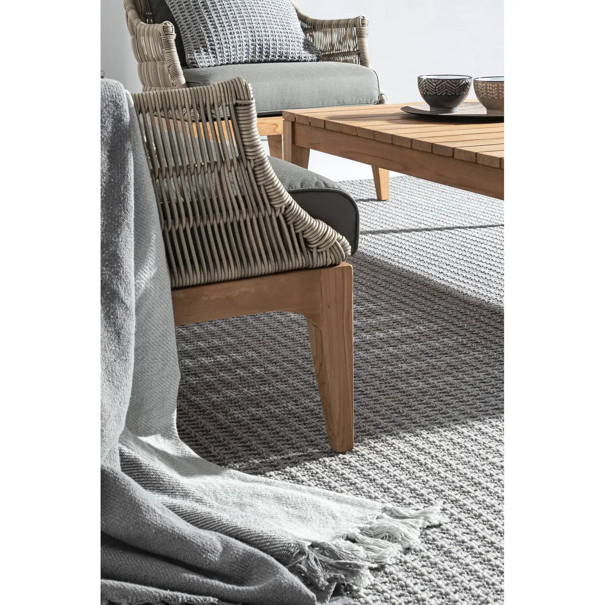 Garten-Sofa 2 bis 3-Sitzer mit Kissen Keilani - ZEN ZONE Furniture