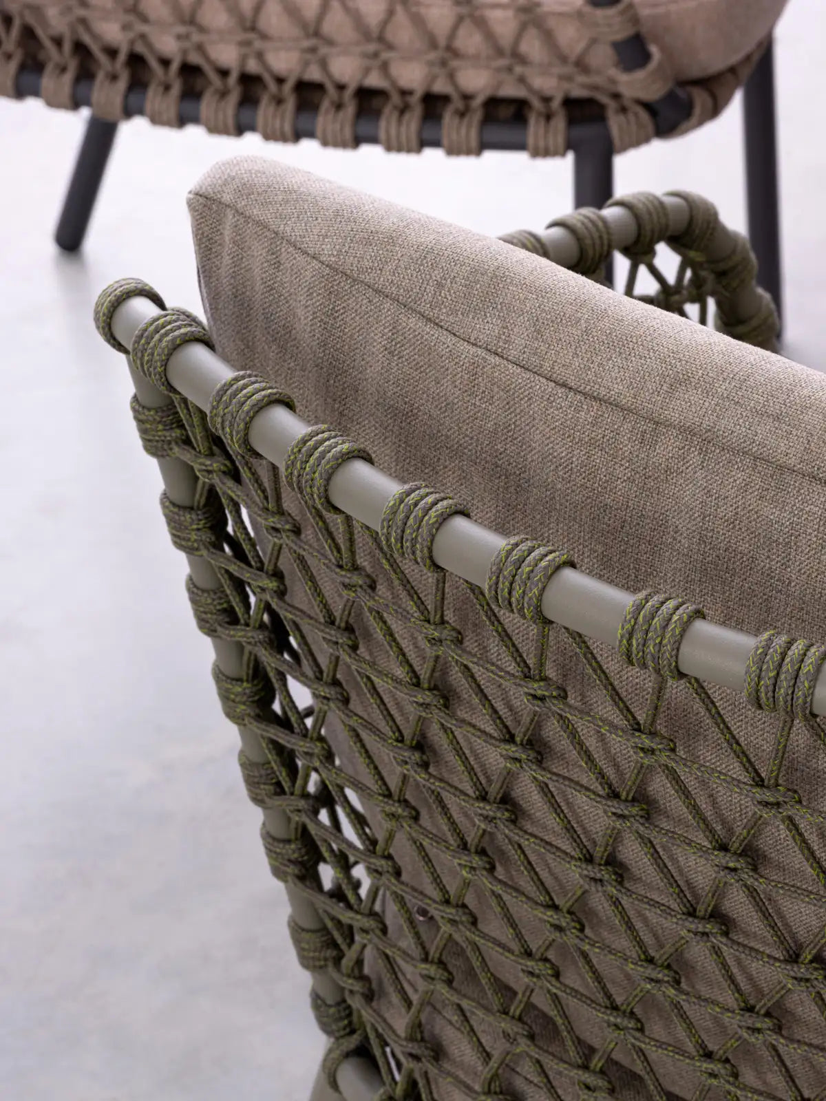 Gartenstuhl Ivissa mit Armlehnen aus Seil Grün - ZEN ZONE Furniture