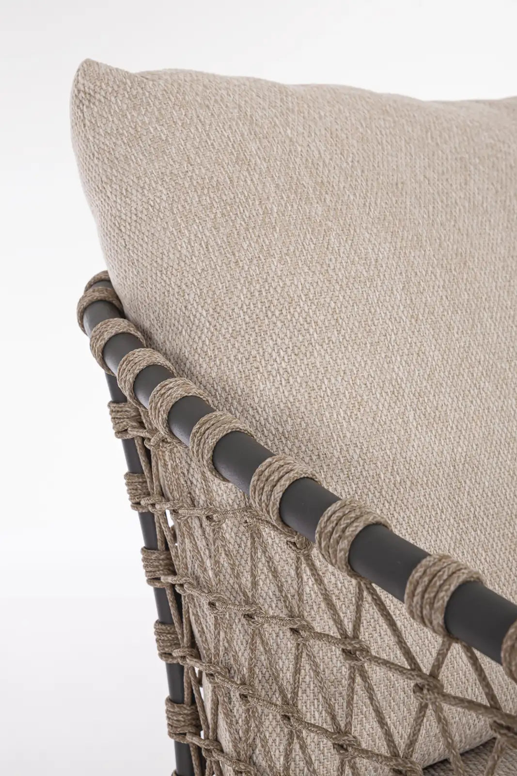 Outdoor Sessel Eularia mit Armlehnen aus Aluminium, Seil und Teakholz - ZEN ZONE Furniture