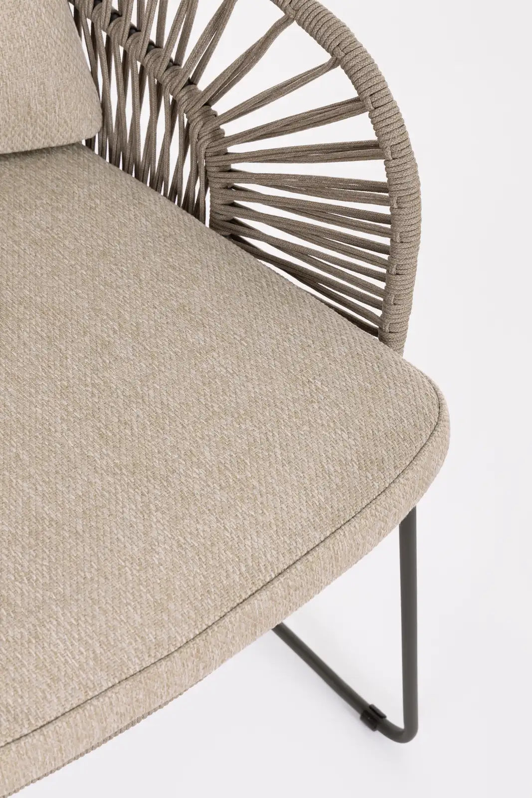 Gartenstuhl Carles aus Stahl und Seil mit Armlehnen - ZEN ZONE Furniture