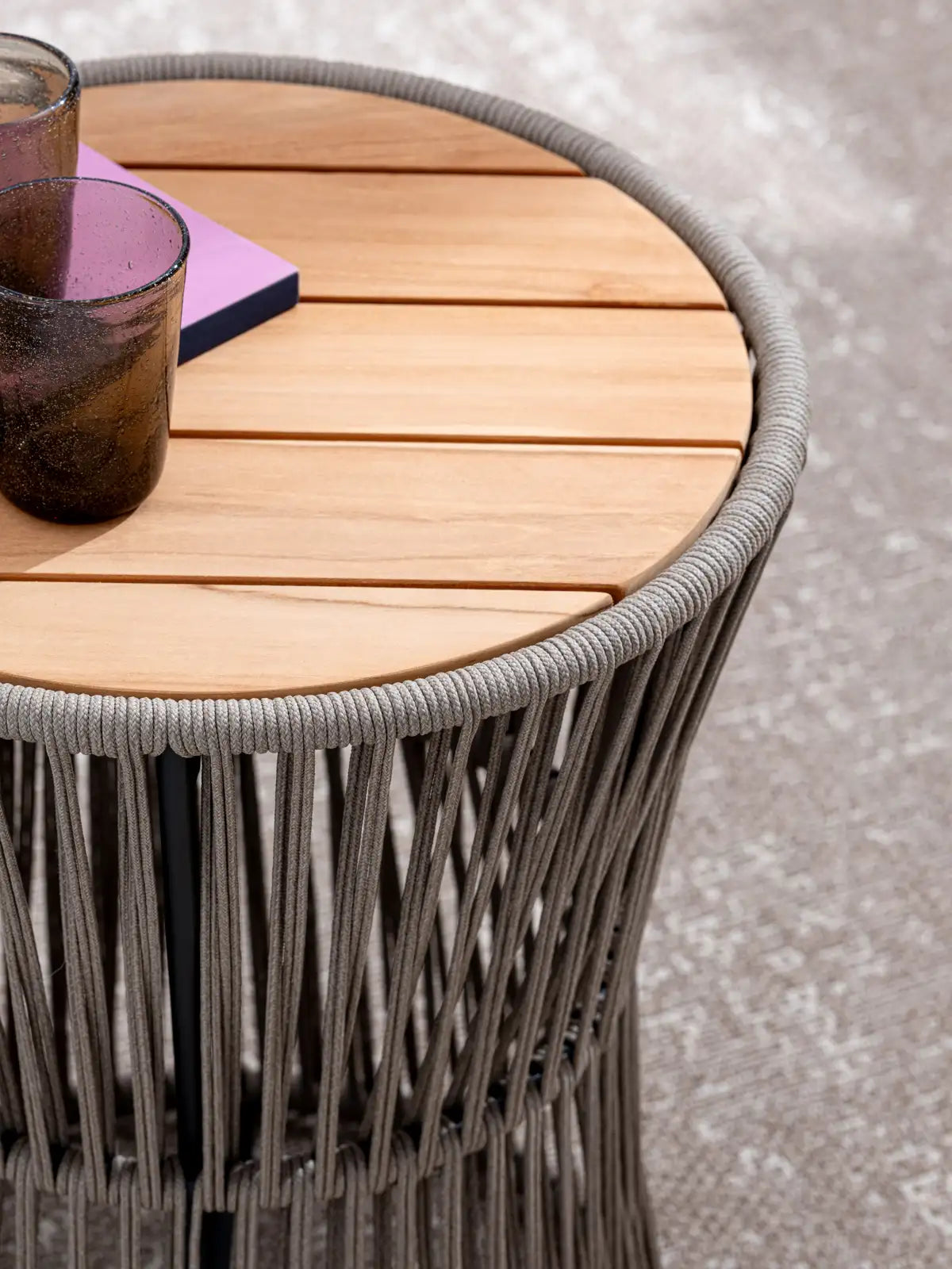 Garten Couchtisch Carles aus Seil und Teakholz 45x45x54 cm - ZEN ZONE Furniture