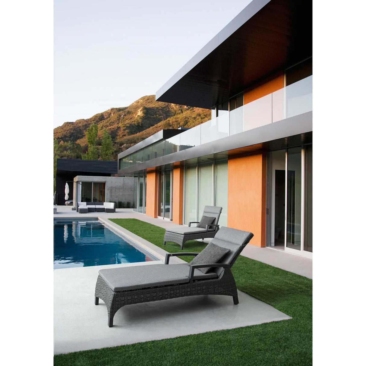 Gartenliege Britton mit Kissen Anthrazit JX55 - ZEN ZONE Furniture