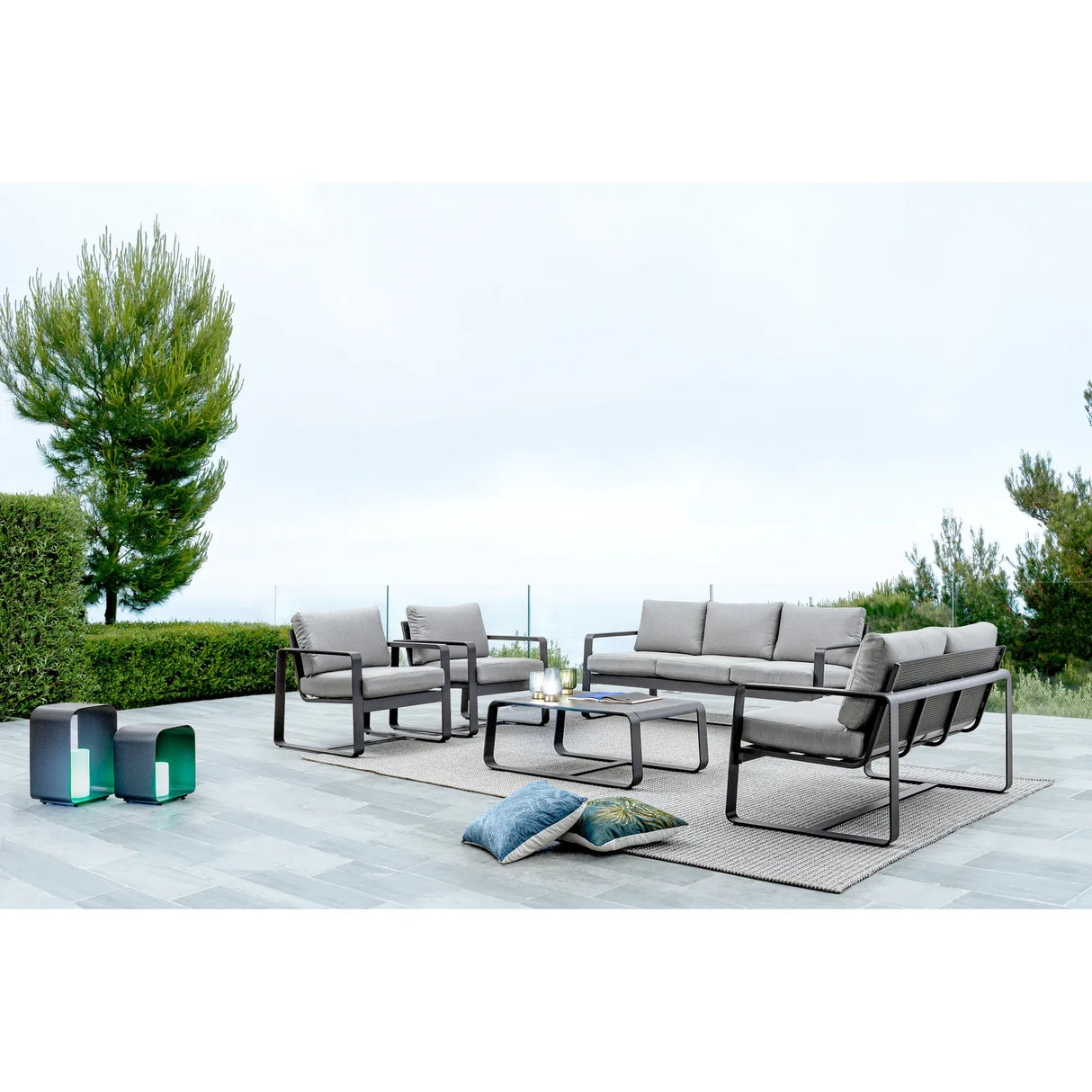 Garten-Sofa 3-Sitzer mit Kissen Merrigan Anthrazit YK13 - ZEN ZONE Furniture