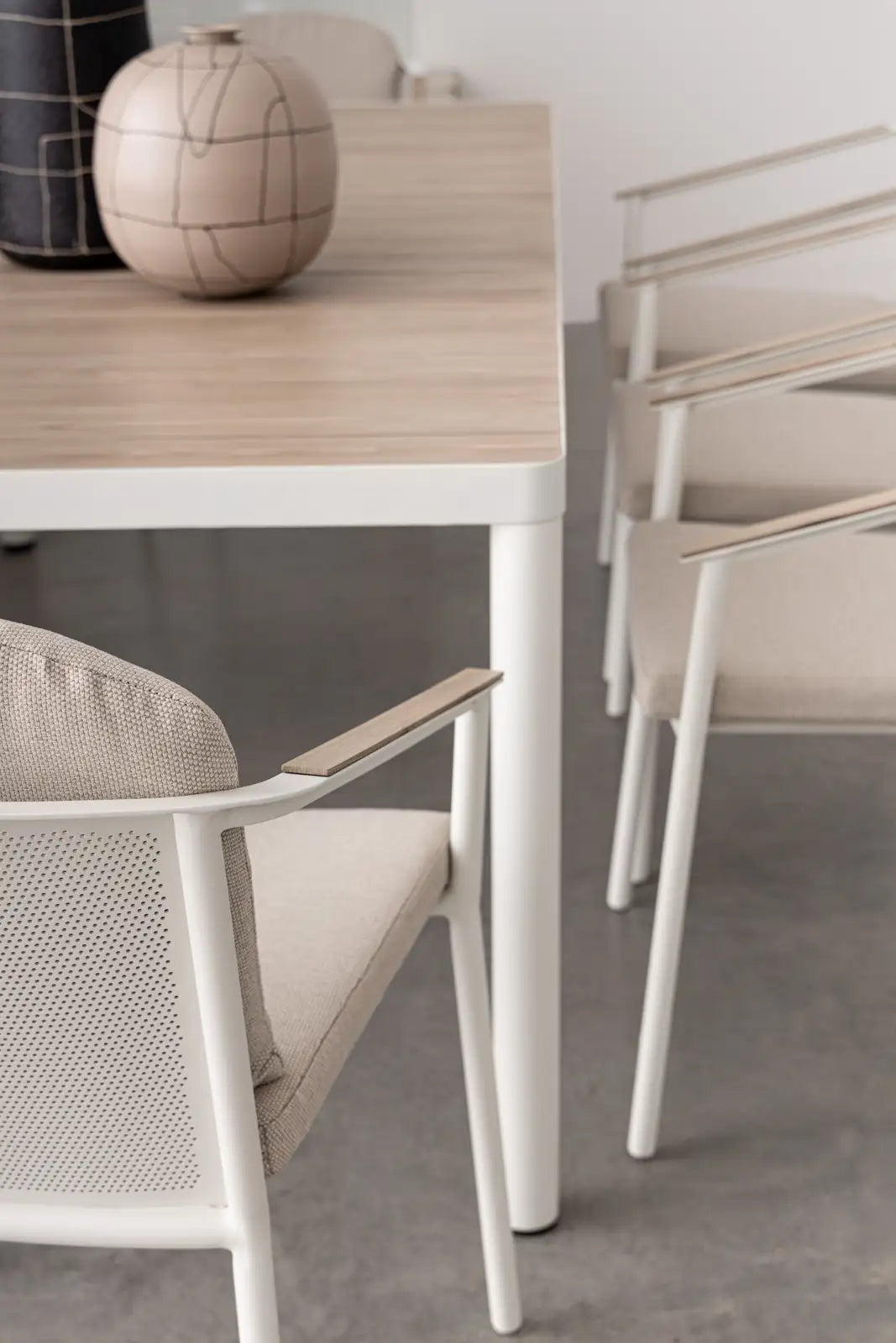 Outdoor Set Ulises Vapor Tisch + 8 Stühle Aluminium Holzoptik - ZEN ZONE Furniture