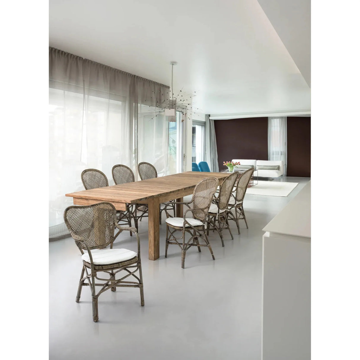 Edelina Stuhl Natur mit Armlehnen mit Kissen - ZEN ZONE Furniture