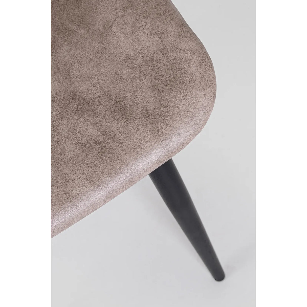 Essstuhl Kyra PU Vintage Beige Gestell Schwarz - ZEN ZONE Furniture