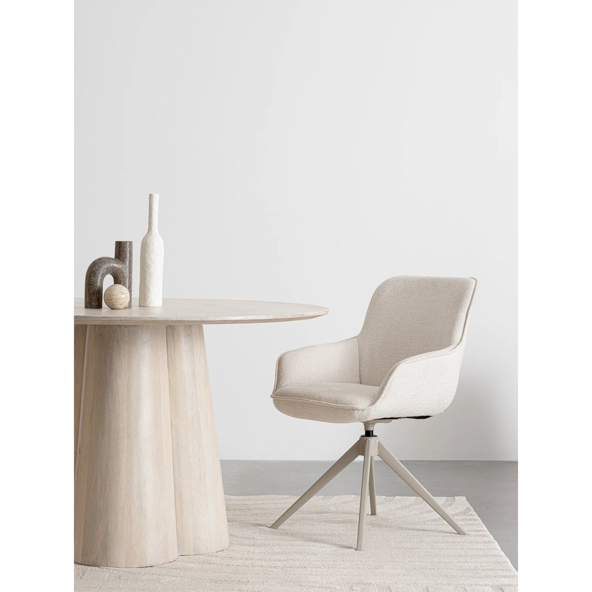 Essstuhl mit Armlehne Matilda Moon - ZEN ZONE Furniture