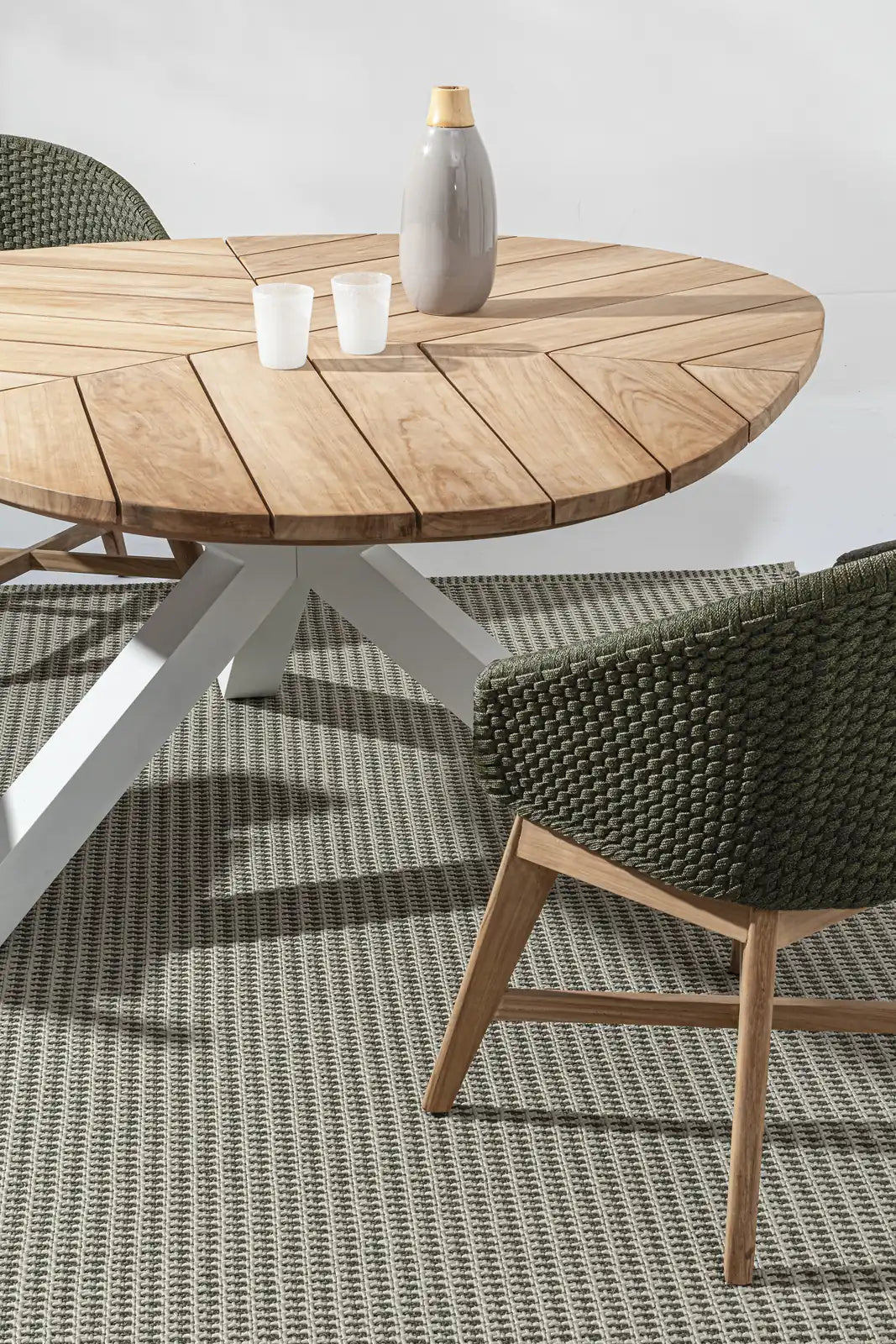 Gartenstuhl mit Armlehne und Kissen Coachella Grün - ZEN ZONE Furniture