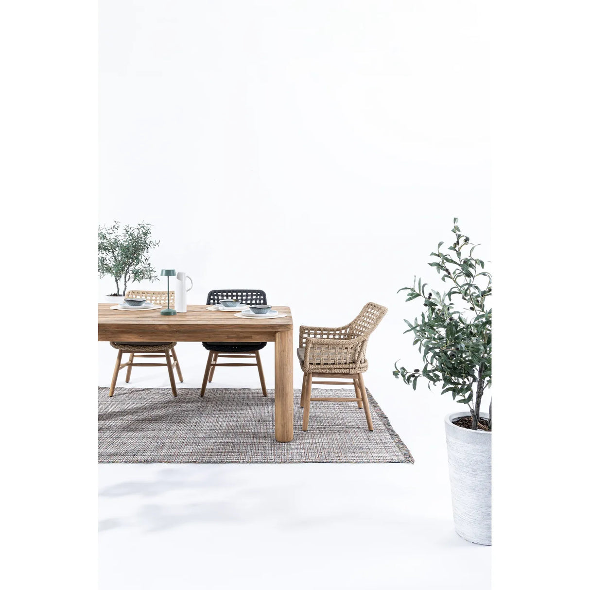 Gartenstuhl mit Armlehne und Kissen Wilson Schwarz - ZEN ZONE Furniture