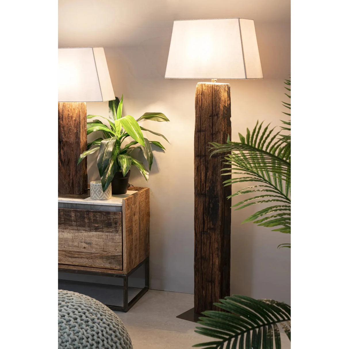 Hugo Stehleuchte Messing-Weiss Höhe 155 cm - ZEN ZONE Furniture