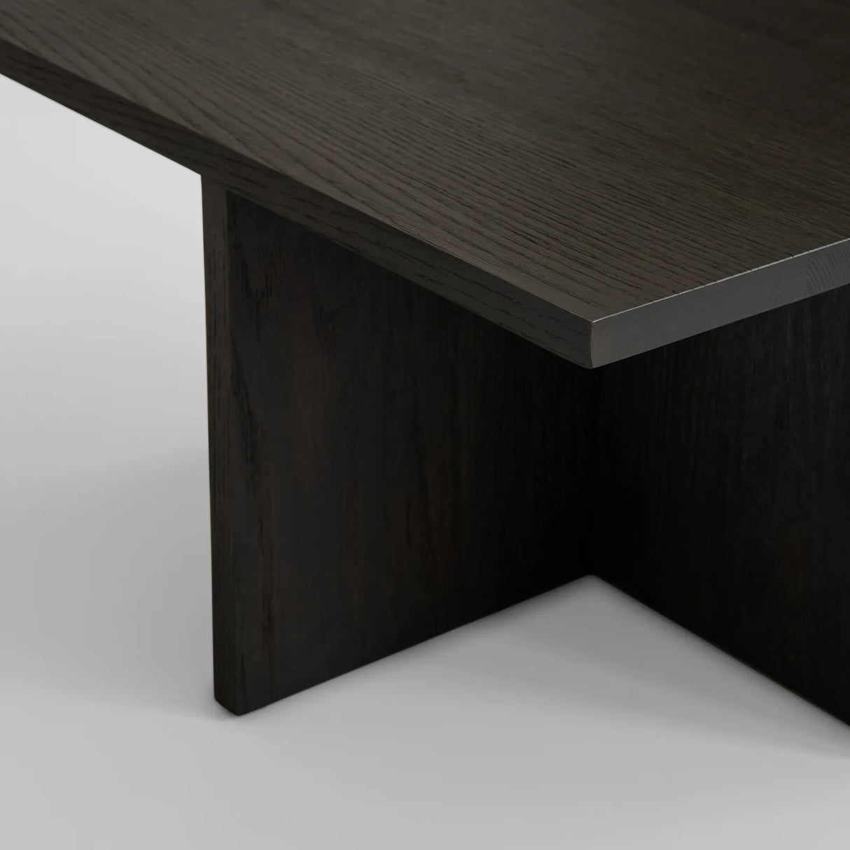 Brutus Couchtisch aus Eiche in Coffee Black Oak von 101 Copenhagen – Bild 4