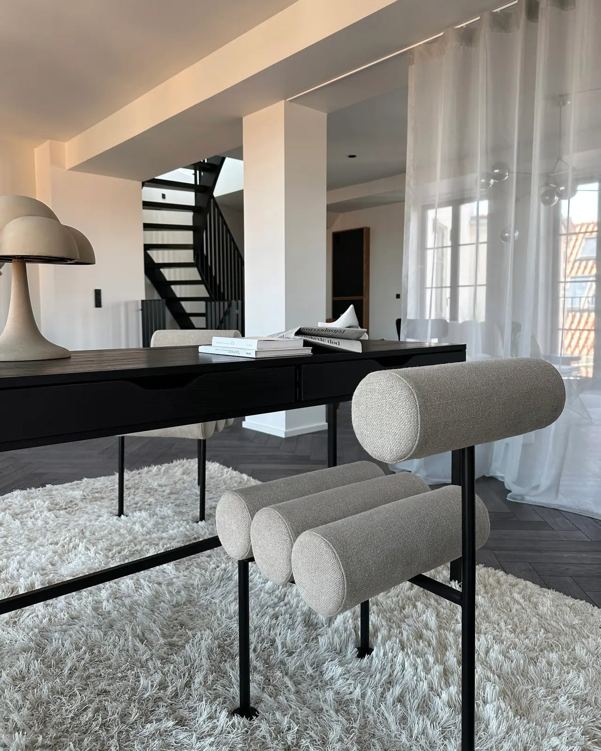 Essstuhl Hiro, aus Leinen in Sand, schwarze Beine von 101 Copenhagen – Bild 2