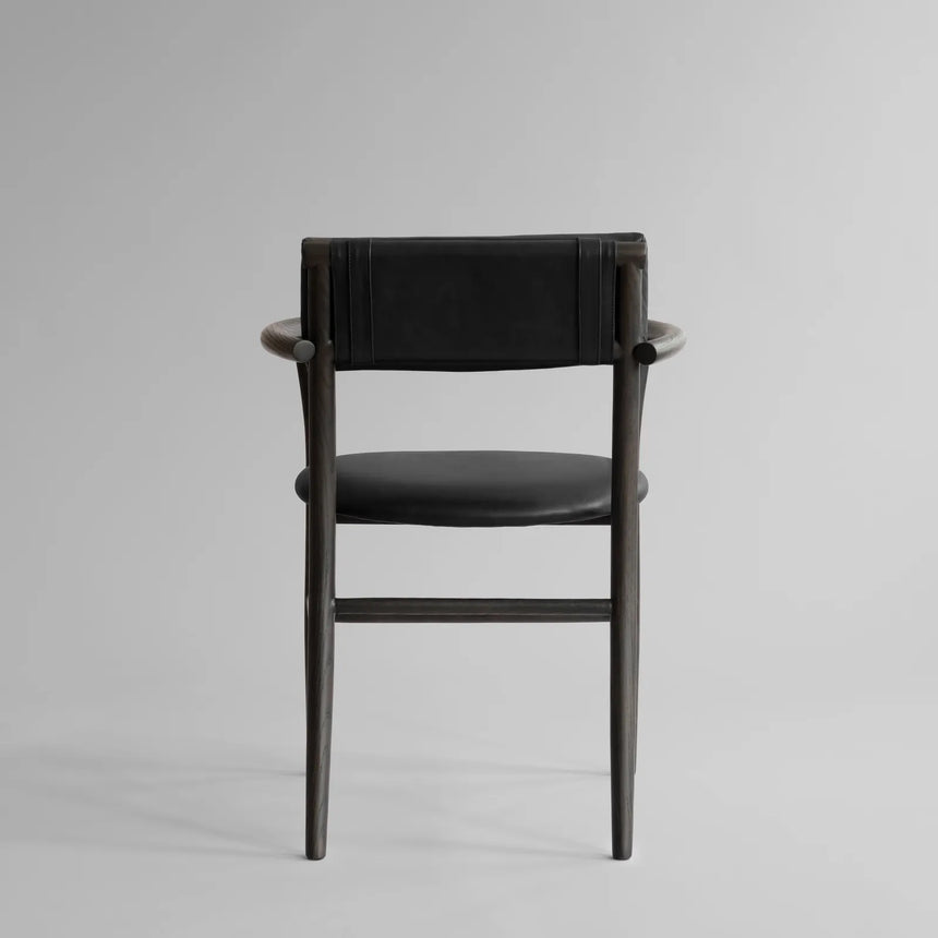 Essstuhl Nama aus Eiche, Polsterung aus Anilinleder, mit Armlehne, in Coffee Black von 101 Copenhagen – Bild 7