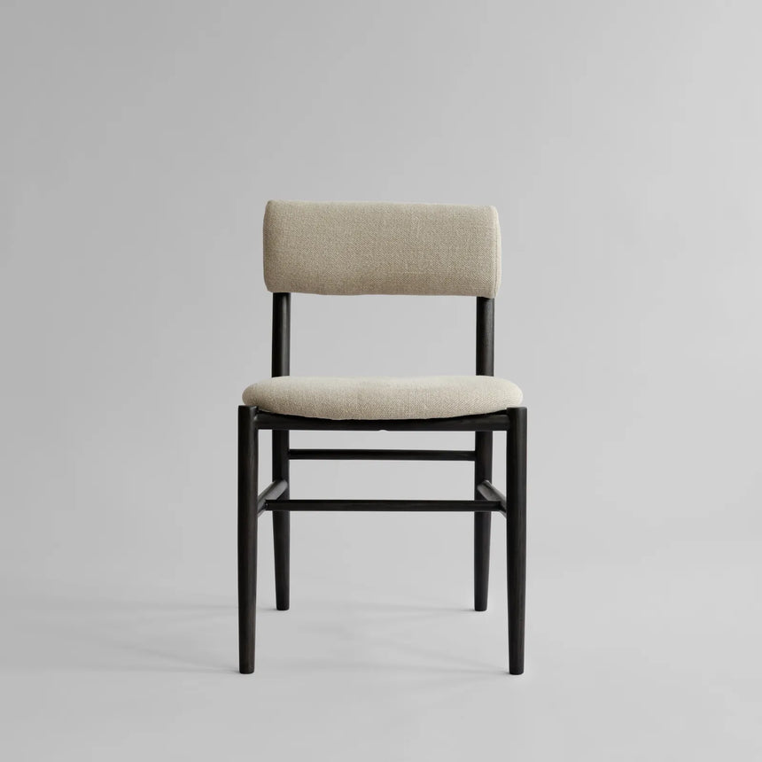 Essstuhl Nama aus Eiche in Coffee Black, gepolstert mit Linen von 101 Copenhagen – Bild 1