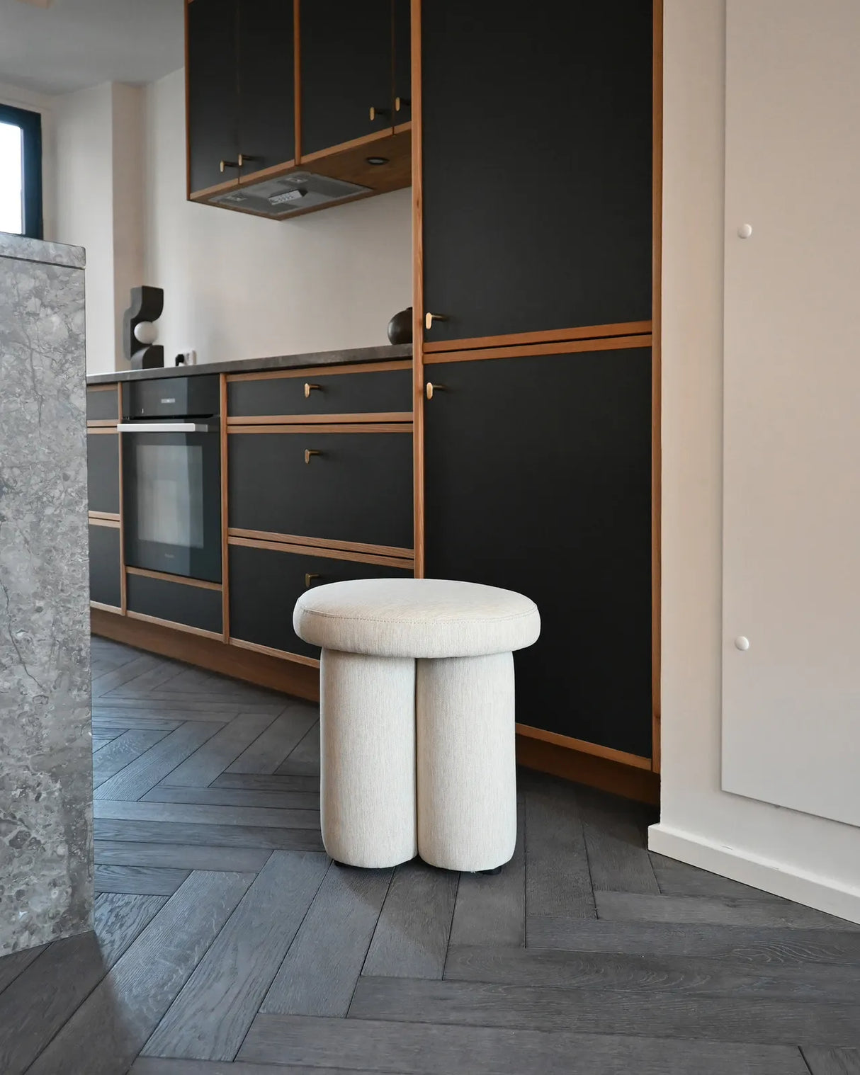 Outdoor Hocker Big Foot aus Olefin, Sunproff in Warm Ash, 38×38×43 cm von 101 Copenhagen – Bild 3