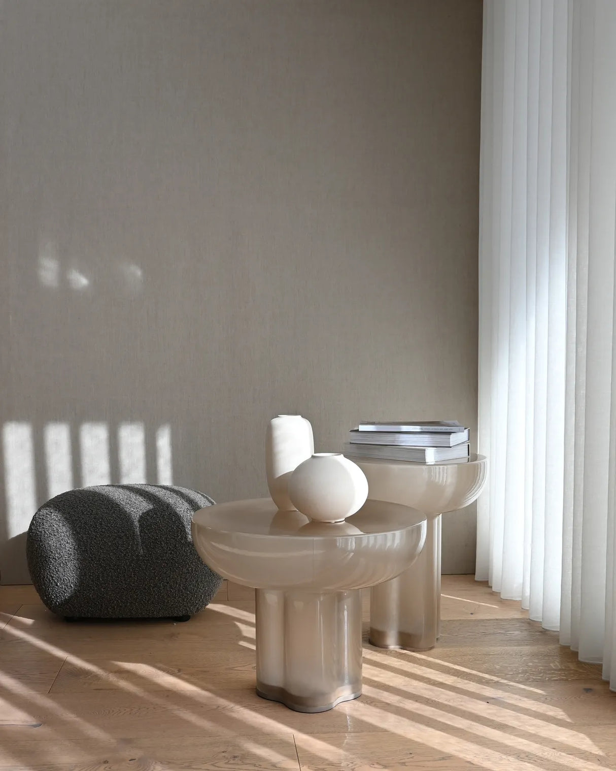 Pouf Toe aus Bouclé in Deep Taupe von 101 Copenhagen – Bild 6