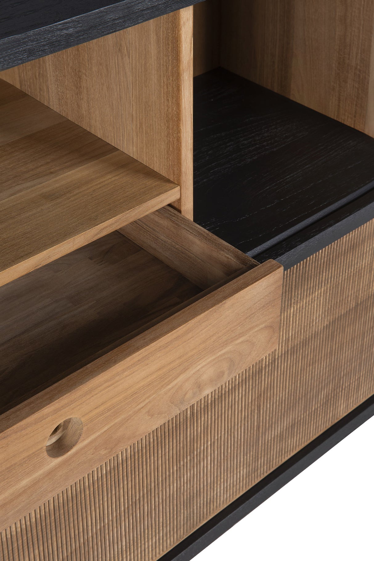 Oscar Sideboard - Teak - 2 Schiebetüren - 3 Schubladen - 224 x 40 x 89 cm - ZEN ZONE Furniture