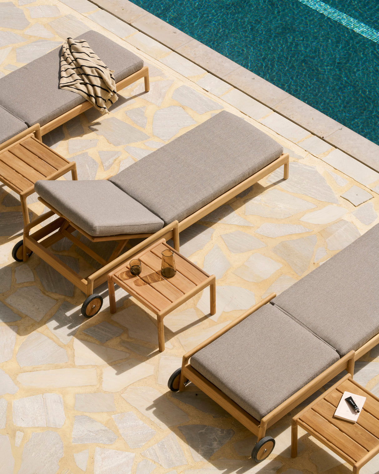 Jack Gartenliege verstellbar - Teak - Mocha Stoff - 216 x 84 x 34 cm - ZEN ZONE Furniture