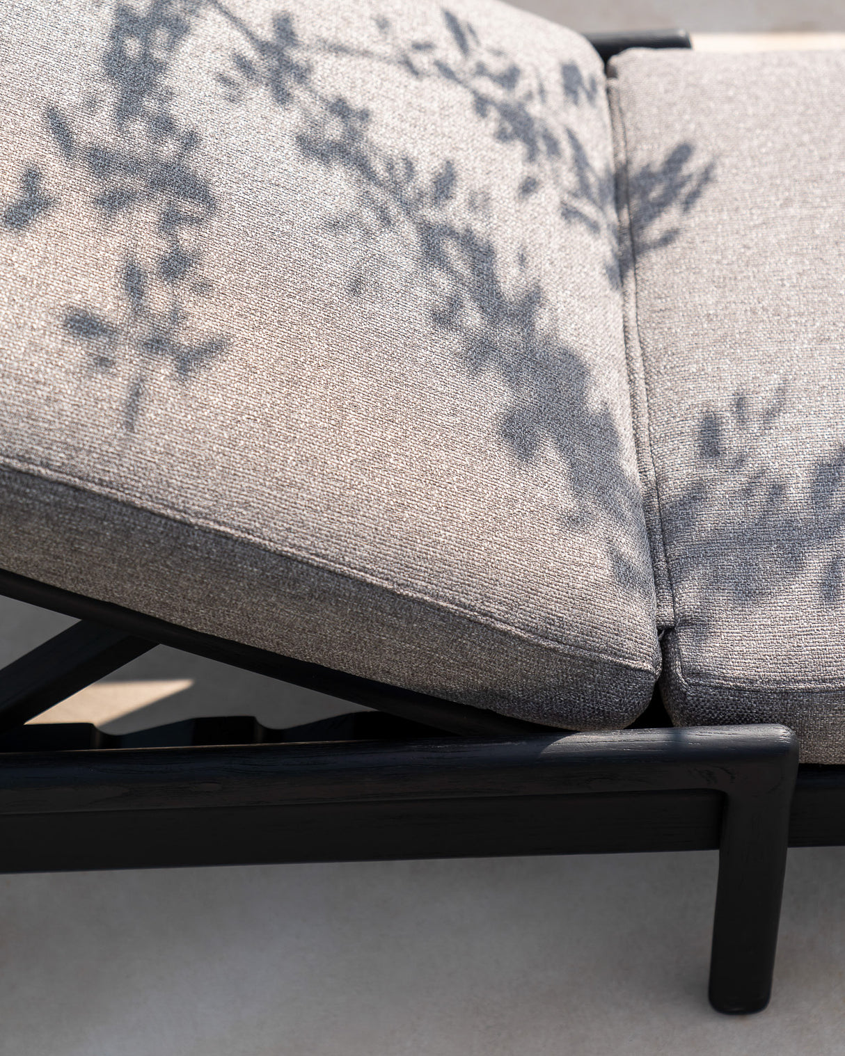 Jack Gartenliege verstellbar - lackiertes Teak - schwarz - Mocha Stoff - 216 x 84 x 34 cm - ZEN ZONE