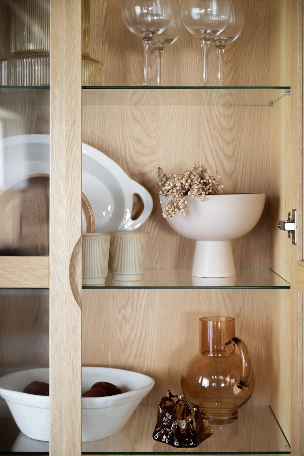 FILIPPA Vitrinenschrank aus Eiche, 40x82x185 cm