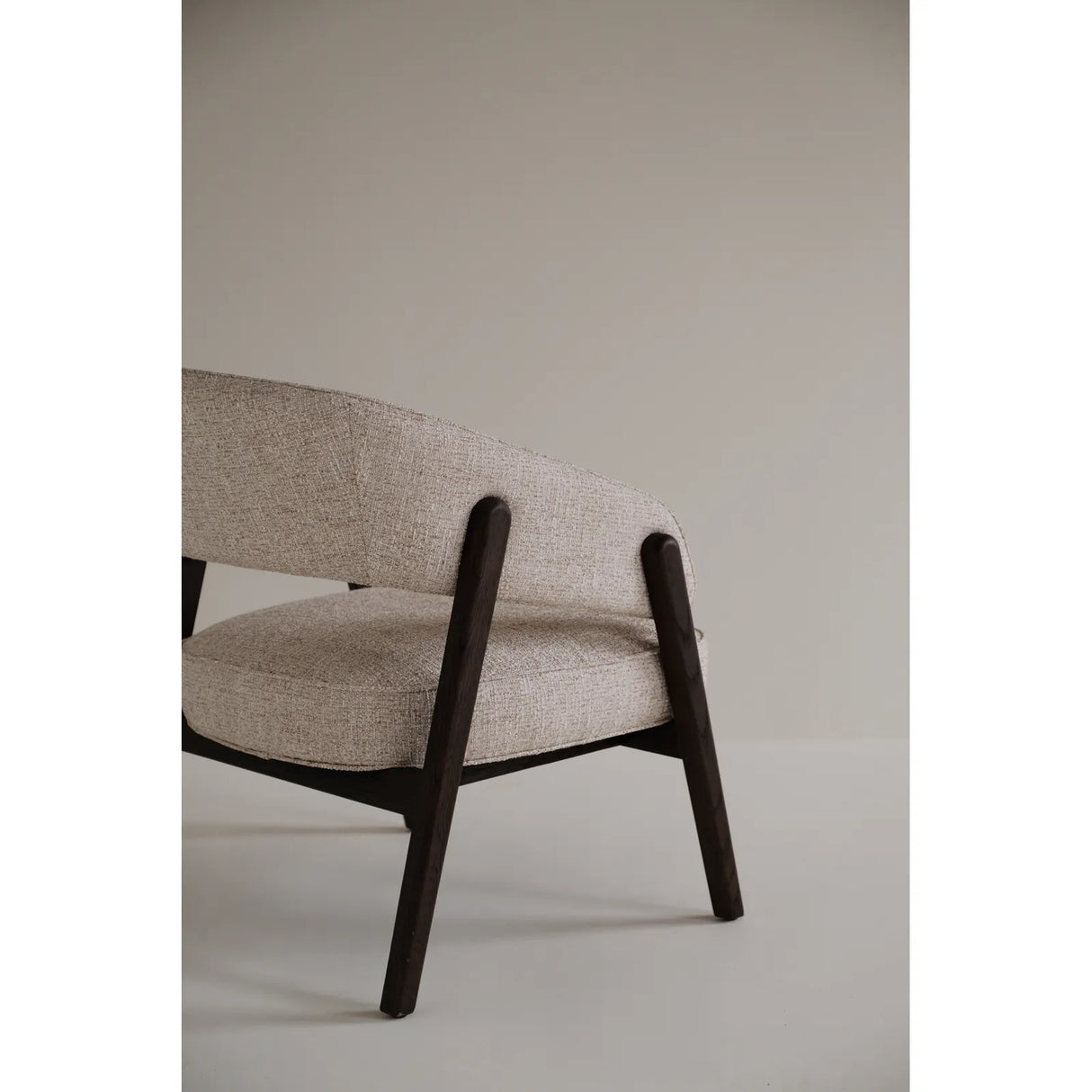 BARNABY Loungesessel aus Eiche und Stoff, 69x70x75 cm - ZEN ZONE Furniture