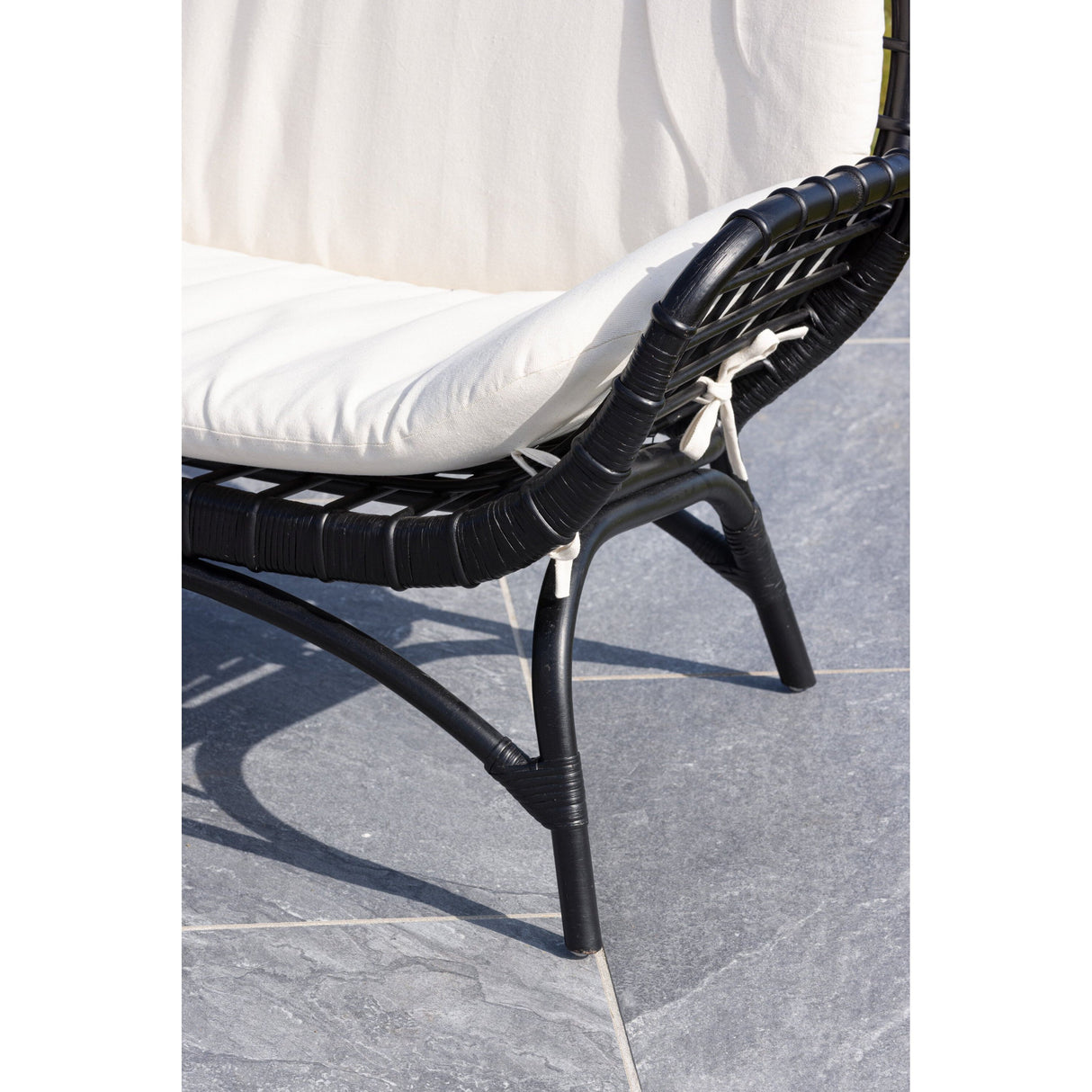 Moana 2-Sitzer Sofa - Schwarzes Rattan / Weißes Spunpolyster - ZEN ZONE Furniture