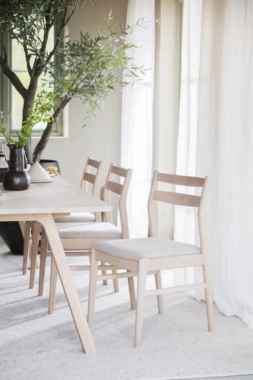 KERWIN Essstuhl aus Eiche, 54x46x86 cm