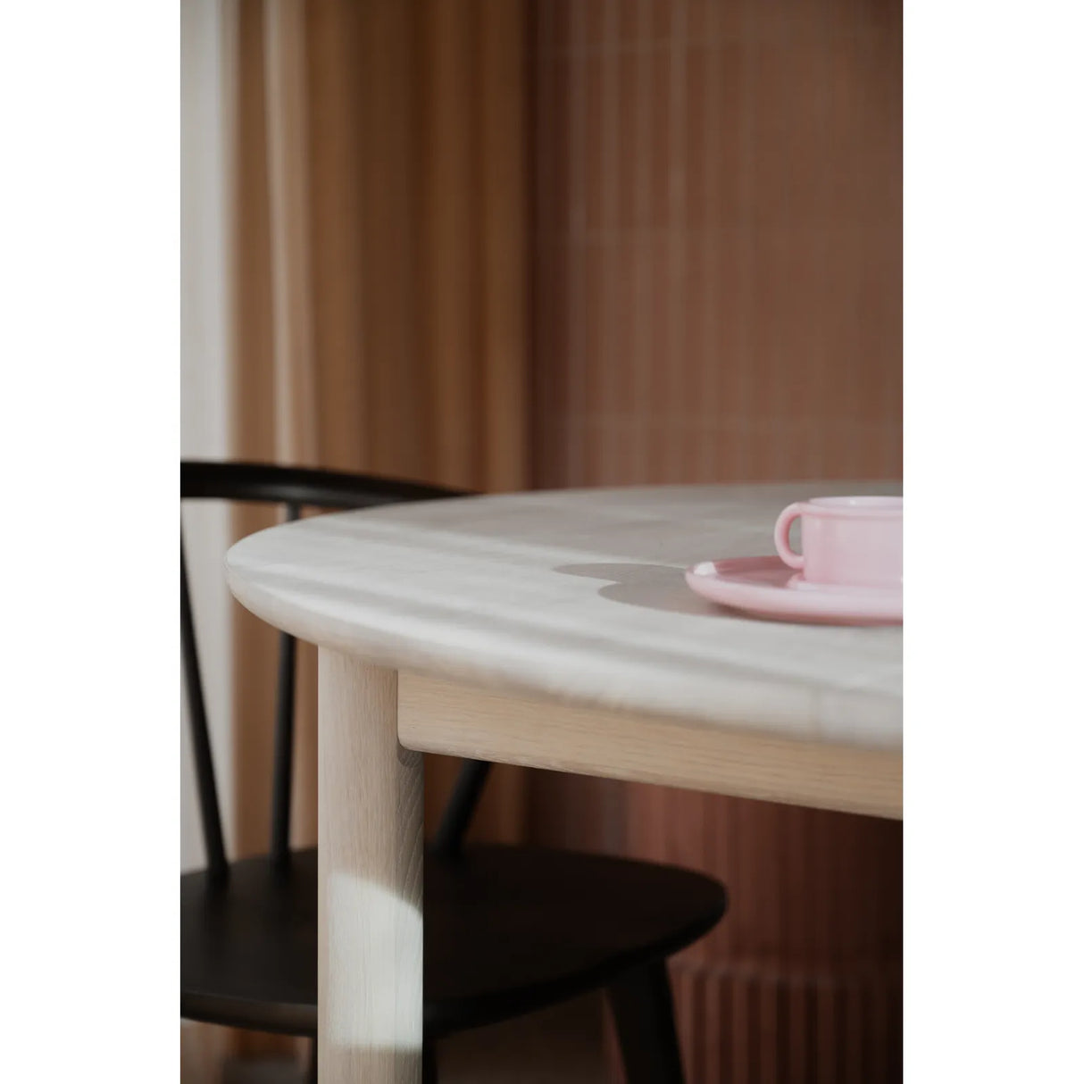 DERRYMORE Esstisch aus massiver Eiche, 120x120x75 cm - ZEN ZONE Furniture