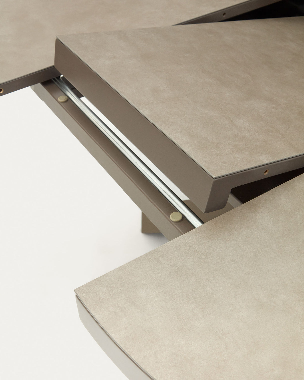 Vashti Ausziehtisch Braun Ø 120 x 120 oder 160 cm - ZEN ZONE Furniture