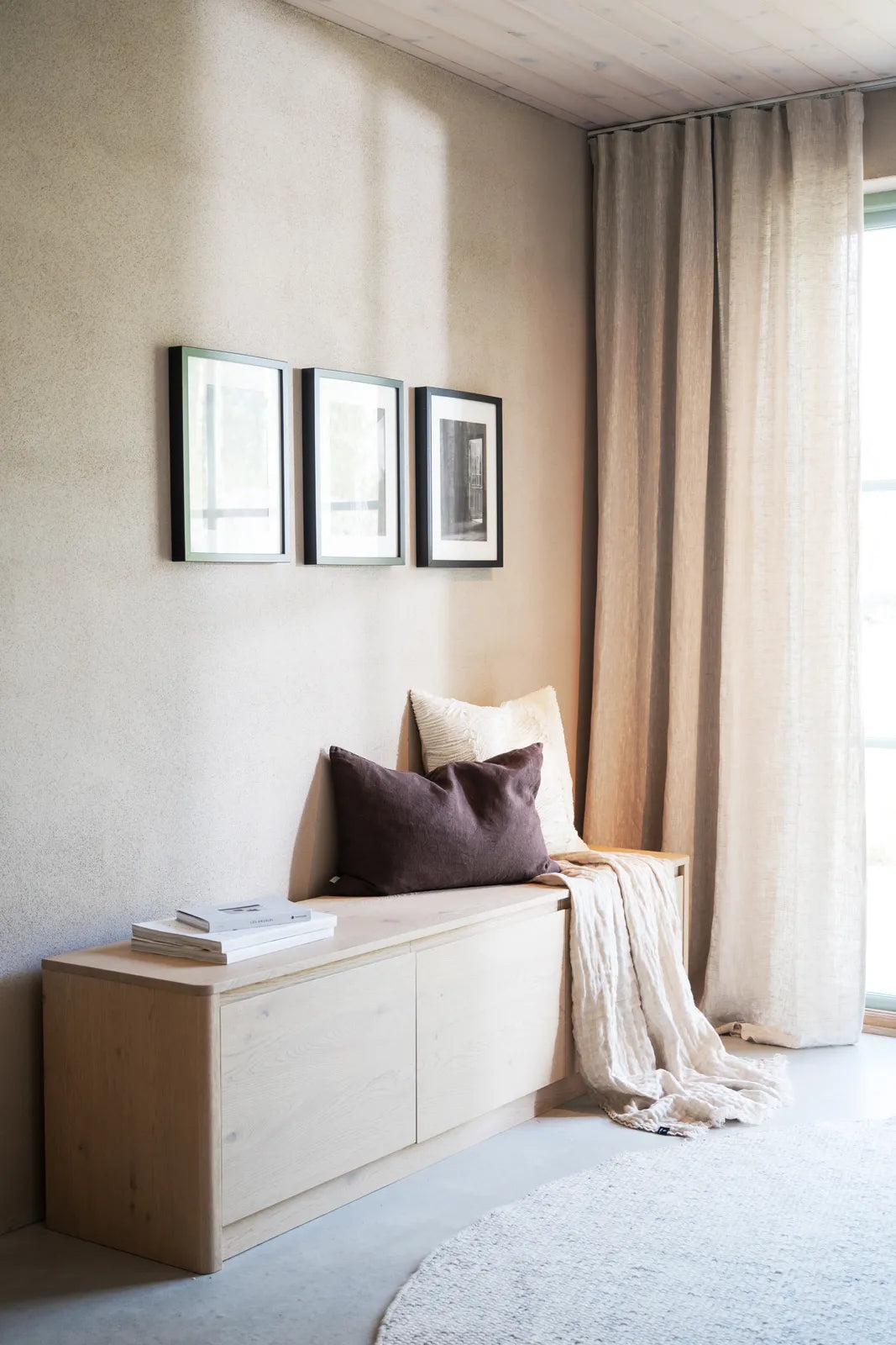 MELSTONE Sideboard aus Eiche Weiß pigmentiert 40x180x50cm - ZEN ZONE Furniture