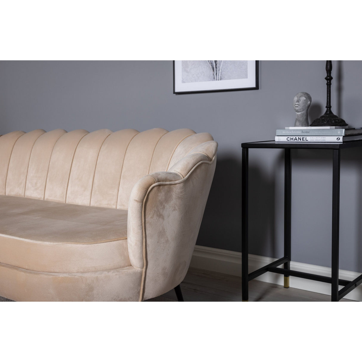 Calais 3-Sitzer Sofa - Beige Samt - Schwarze Beine - ZEN ZONE Furniture