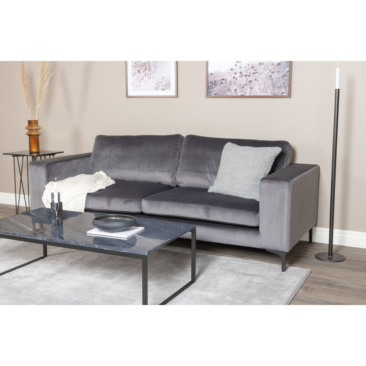 Bolero Sofa - 3-Sitzer - Dunkelgrauer Samt - Schwarze Beine - ZEN ZONE Furniture