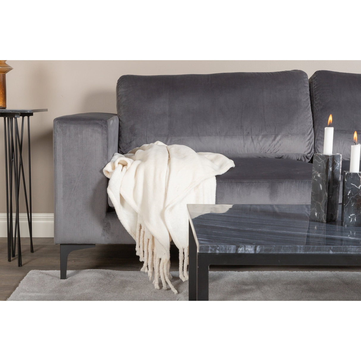 Bolero Sofa - 3-Sitzer - Dunkelgrauer Samt - Schwarze Beine - ZEN ZONE Furniture
