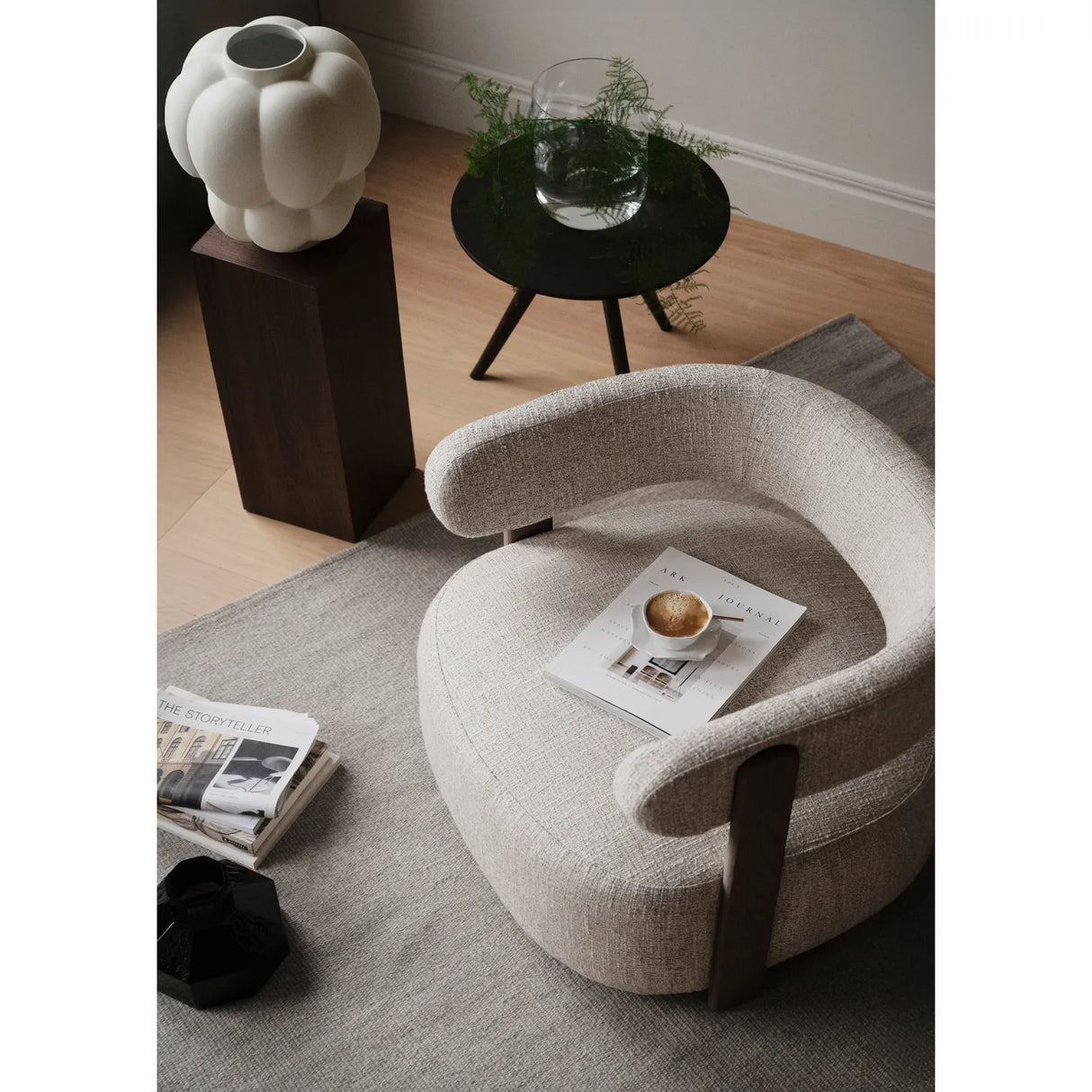 JENISON Loungesessel aus Eiche und Stoff in verschiedenen Farben, 74x74x69 cm - ZEN ZONE Furniture