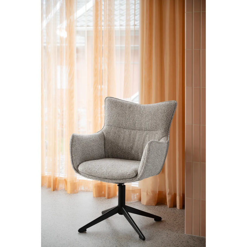 FRESNO Essstuhl mit Armlehne, drehbar, aus Metall und Stoff, in Beige/braun, 62x67x90 cm - ZEN ZONE Furniture