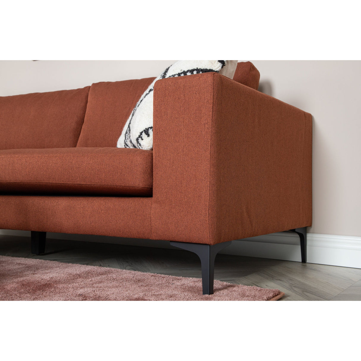 Bolero 3-Sitzer Sofa - rostroter Stoff - schwarze Beine - ZEN ZONE Furniture