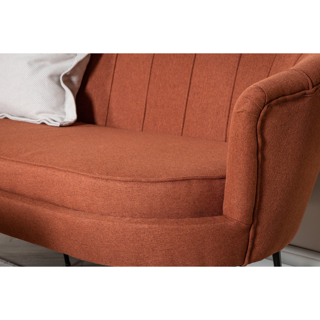 Calais 3-Sitzer Sofa - rostroter Stoff - schwarze Beine - ZEN ZONE Furniture