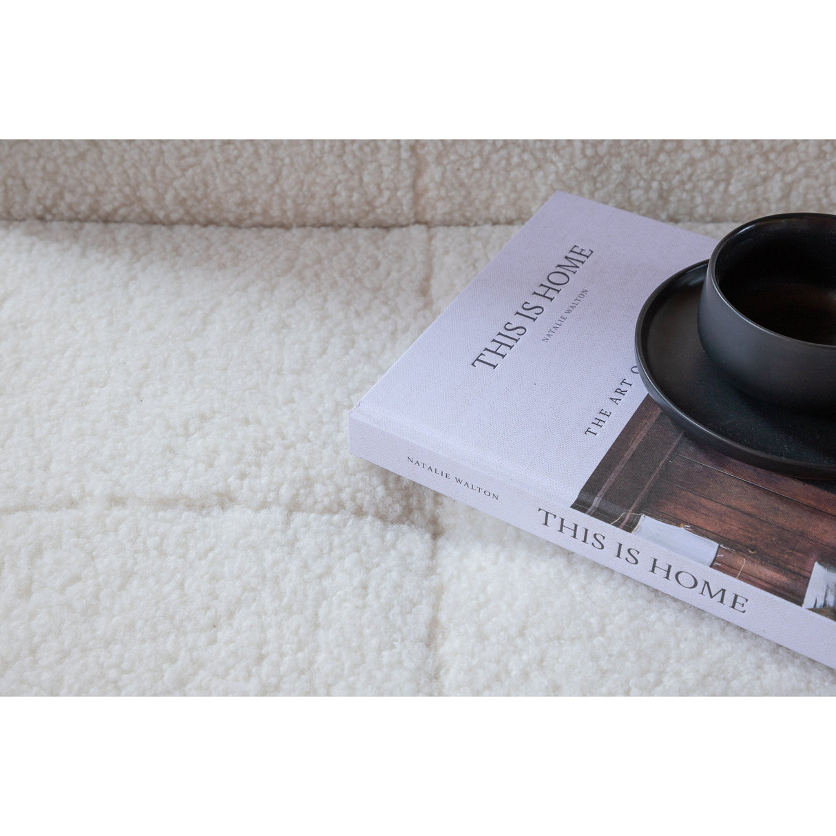 Bodil Sofabett - Schwarz / weiß Teddy - ZEN ZONE Furniture