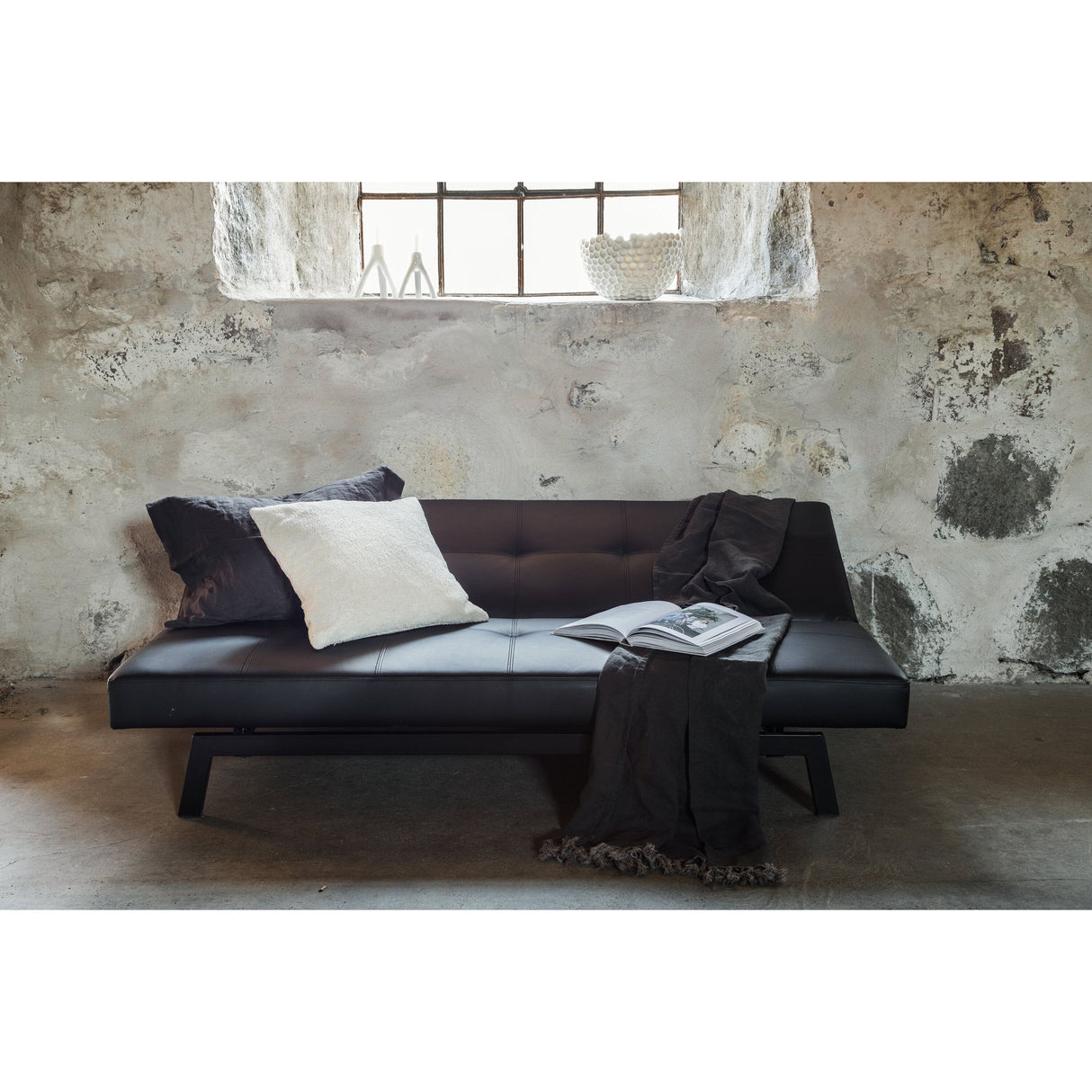 Bodil Sofabett - Schwarz / Schwarz PU - ZEN ZONE Furniture