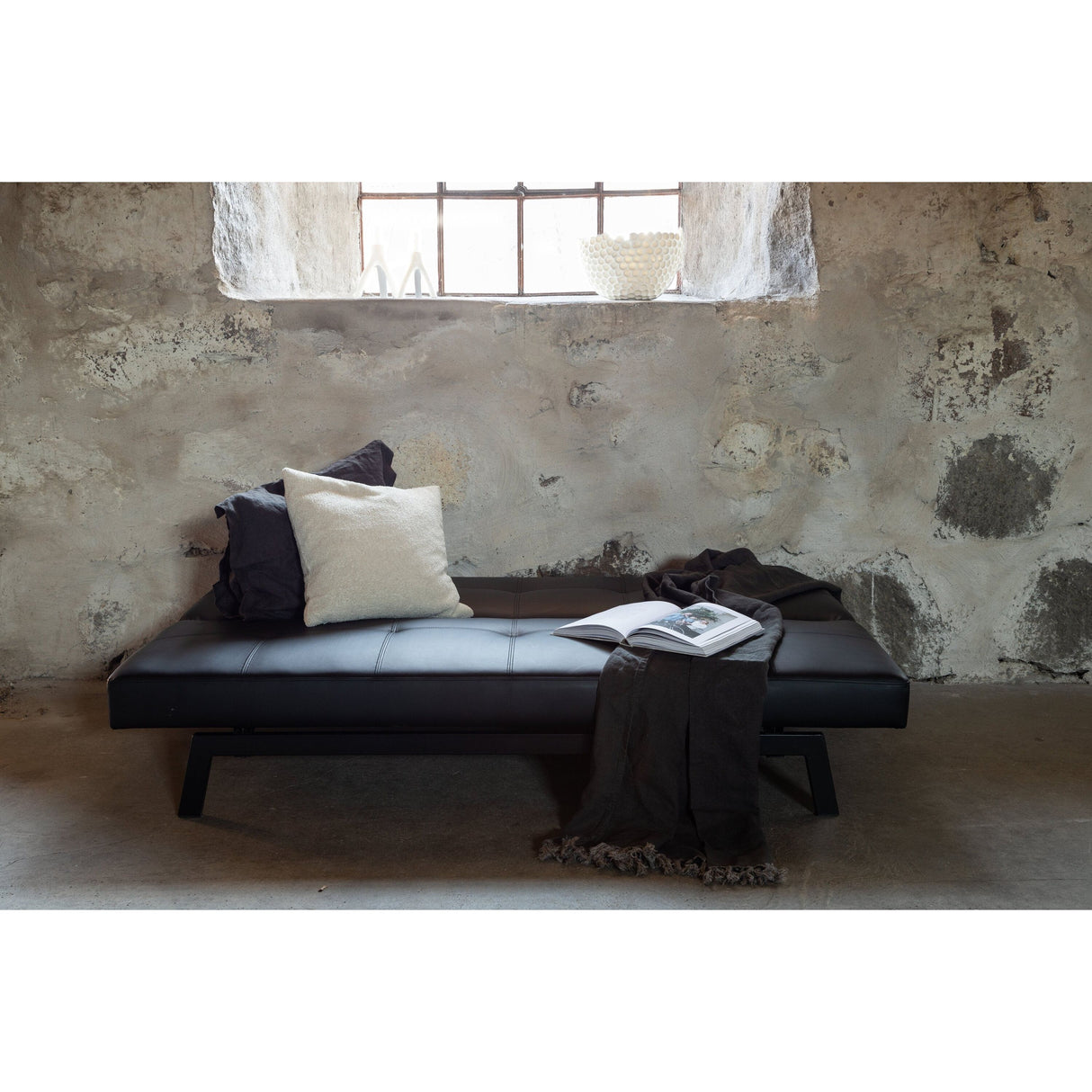 Bodil Sofabett - Schwarz / Schwarz PU - ZEN ZONE Furniture