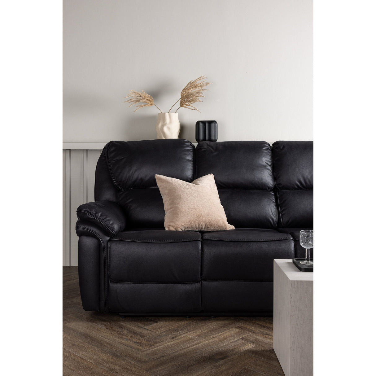 Saranda Recliner 3-Sitzer Sofa - Schwarze Mikrofaser - ZEN ZONE Furniture