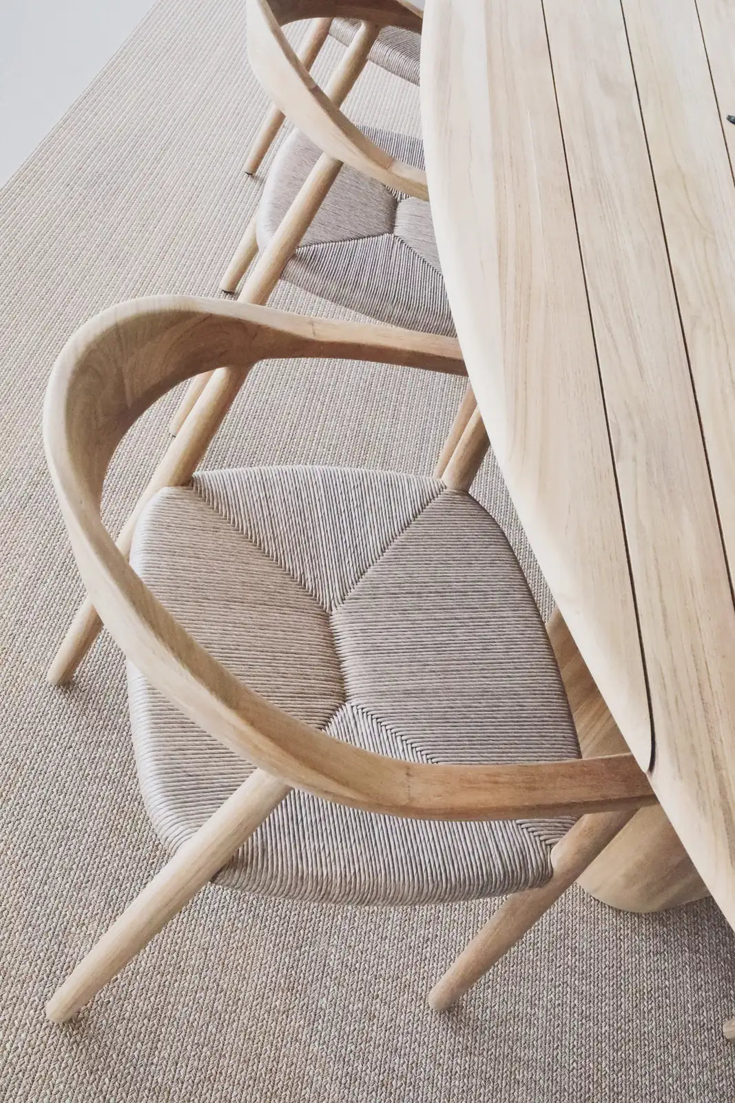 Naxos Gartenstuhl mit Armlehnen aus Teakholz und Leinen - ZEN ZONE Furniture