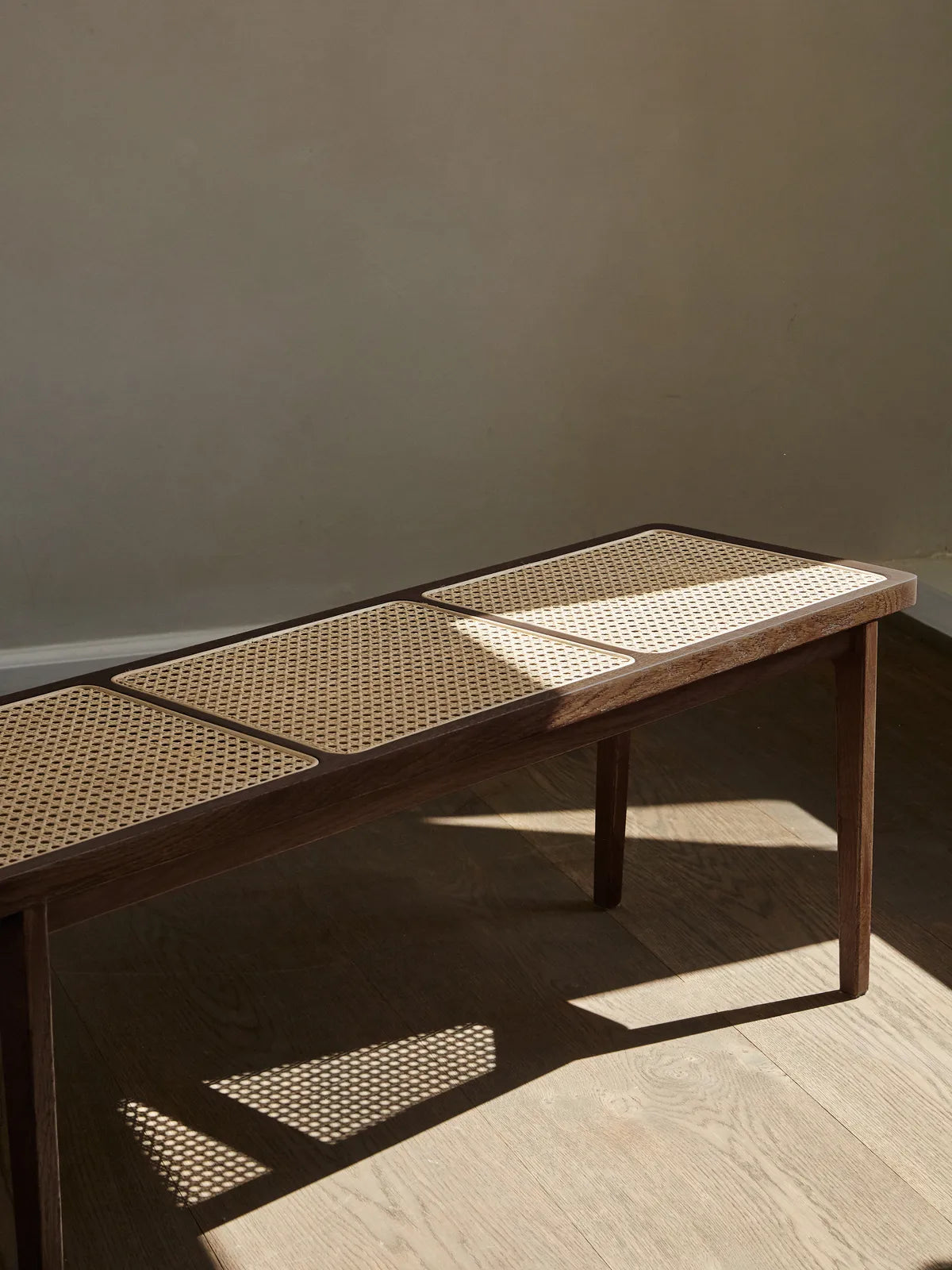 Sitzbank Le Roi aus Massivholz Esche und Rattan, 120×35×42 cm - ZEN ZONE Furniture