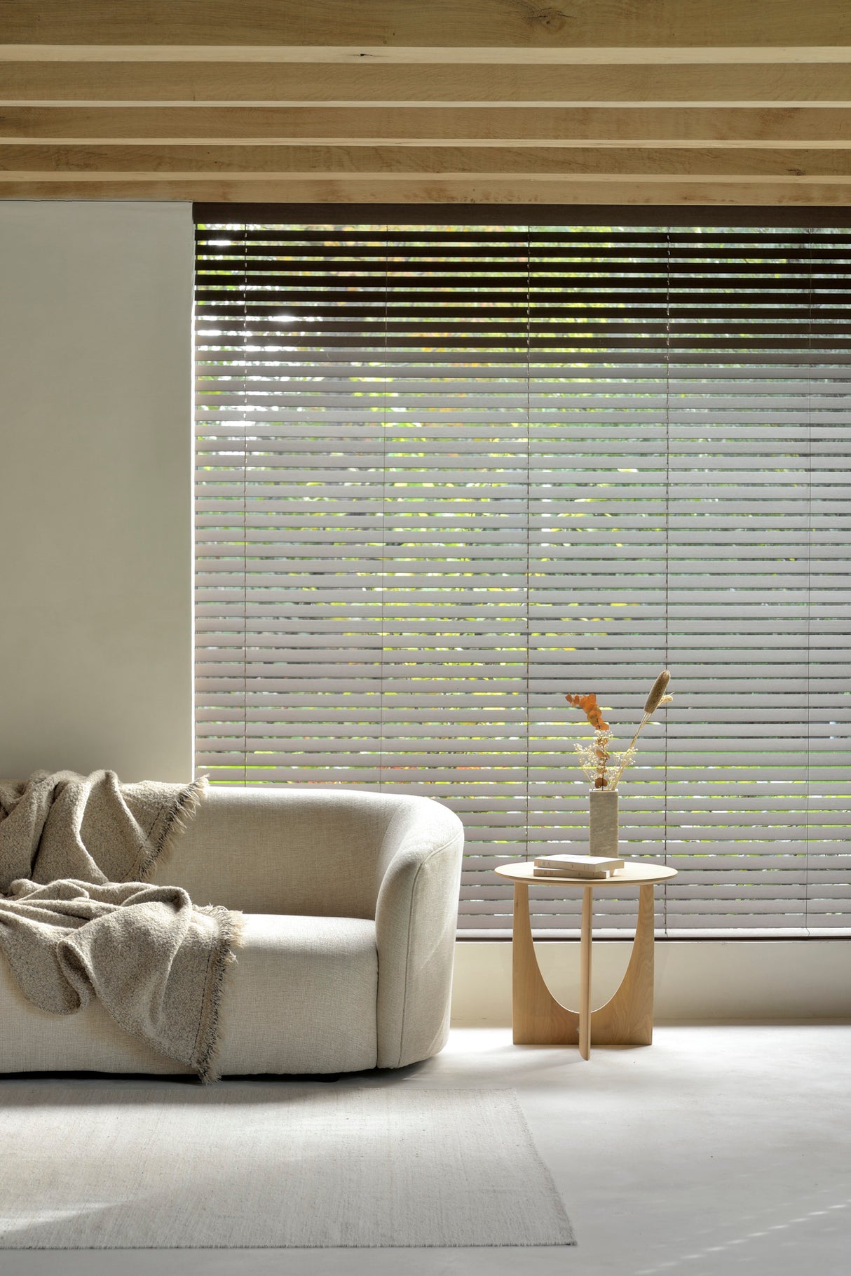 Geometric Beistelltisch - lackierte Eiche - rund - 51 x 51 x 50 cm - ZEN ZONE Furniture