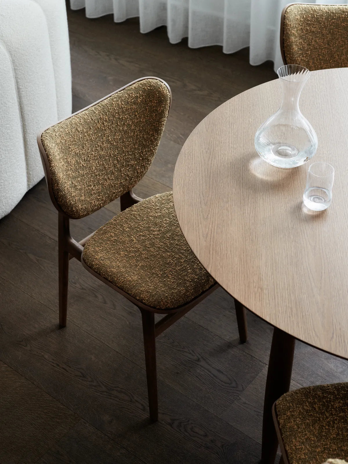 Elephant dining chair made of solid oak, unpadded, 47×53×80.5 cm