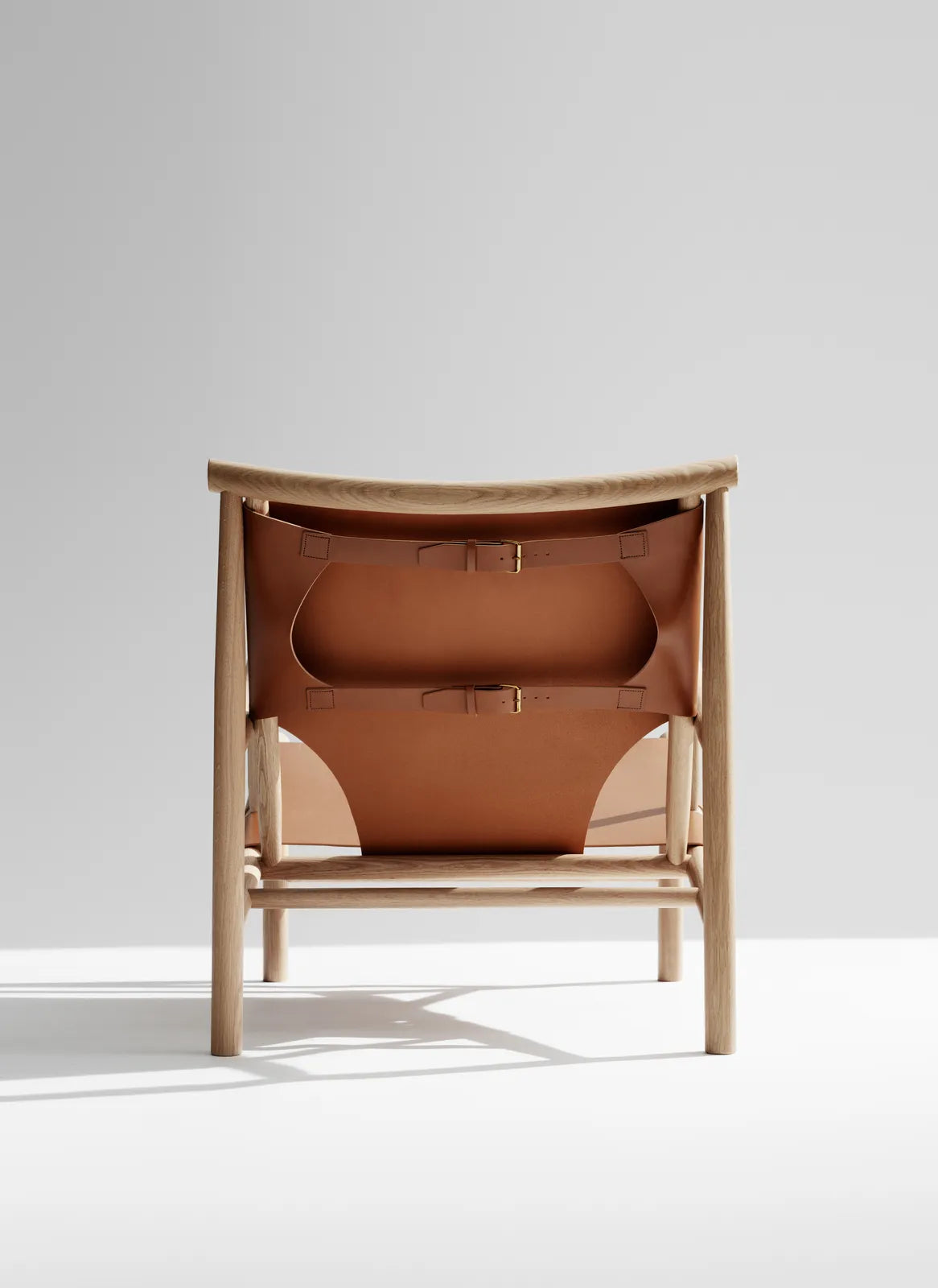 Samurai armchair made of solid oak wood and saddle leather, 66×83×75 cm