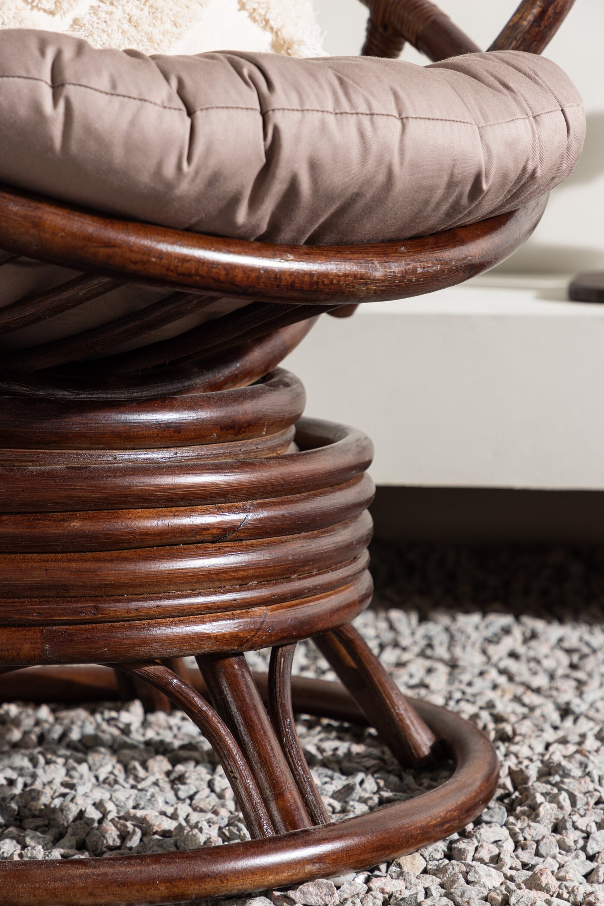 Swing Loungechair Rattan Walnuss dunkel / Beige - ZEN ZONE Furniture