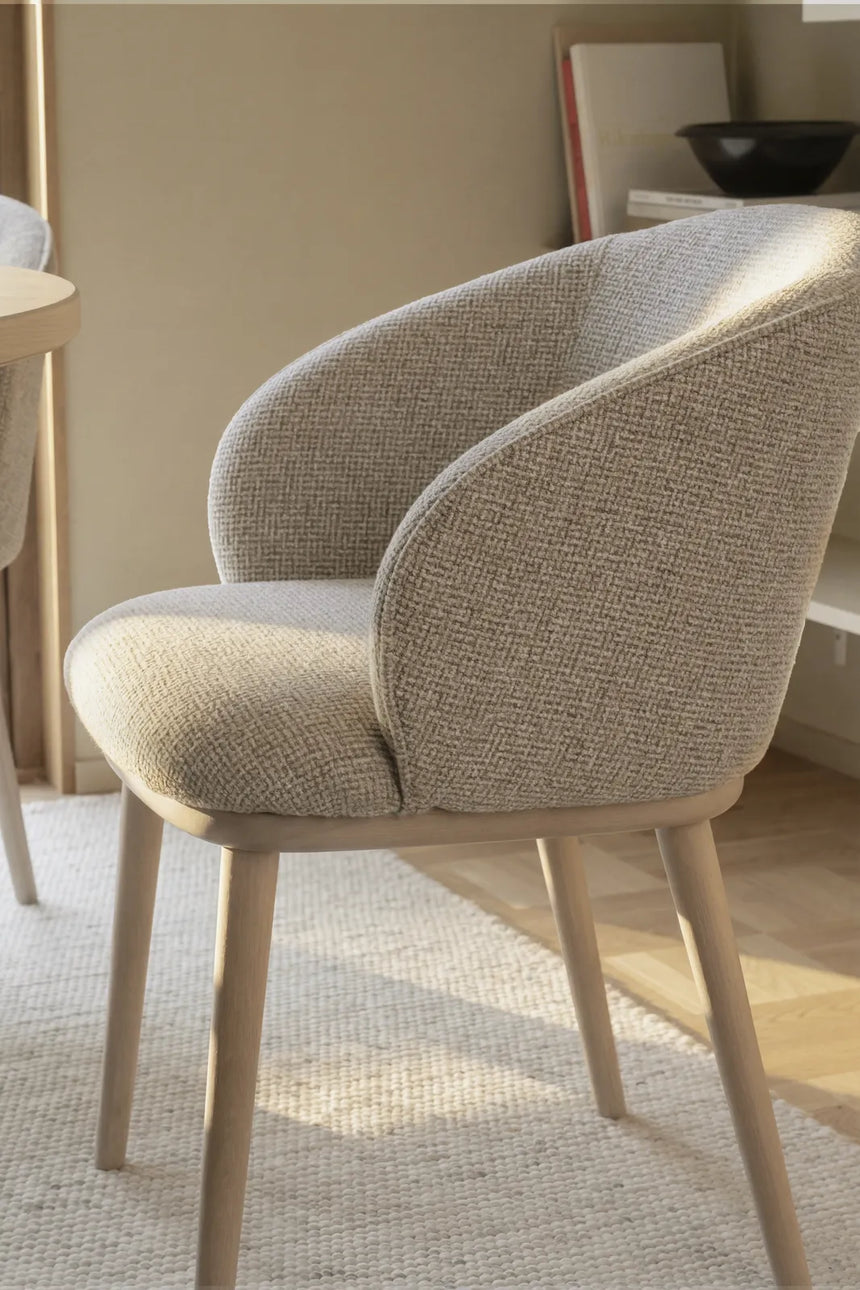 Essstuhl JUDSON aus massivem Eichenholz, Verona #173 medium beige