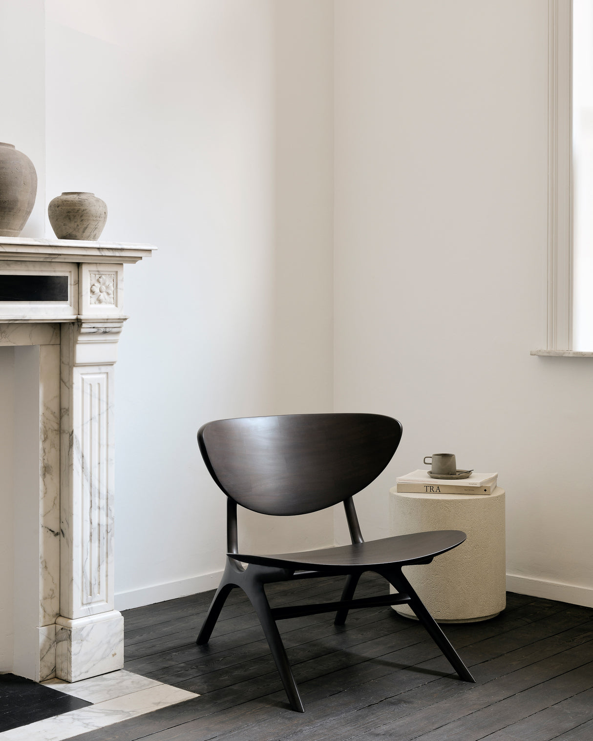 Eye Loungestuhl - lackiertes Mahagoni - dunkelbraun - 74 x 77 x 73 cm - ZEN ZONE Furniture